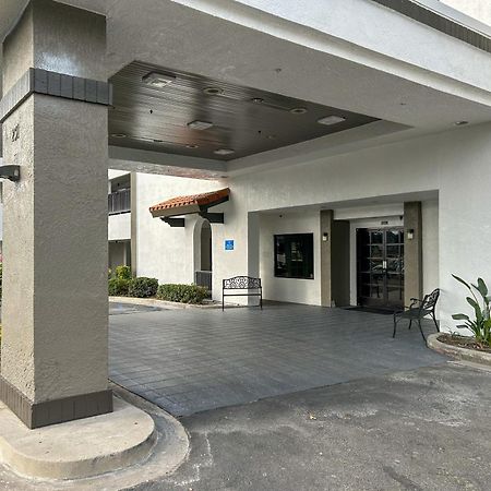 加利福尼亚安大略6号汽车旅馆 外观 照片